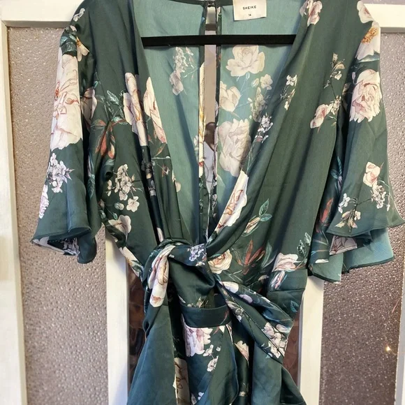 Sheike Floral Romper - Picture 3 of 4